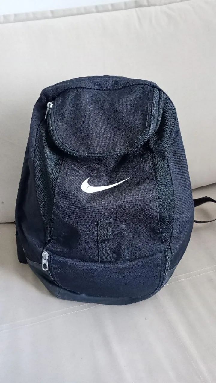 MOCHILA NIKE  PRETA GRANDE  COM ESPAÇO PARA O NOTEBOOK <br> 4  COMPARTIMENTOS  - Foto 3