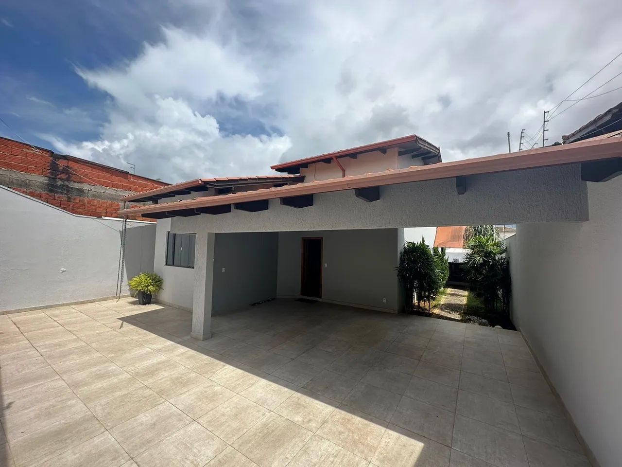 CASA JD EUROPA COM PISCINA ANAPOLIS GO