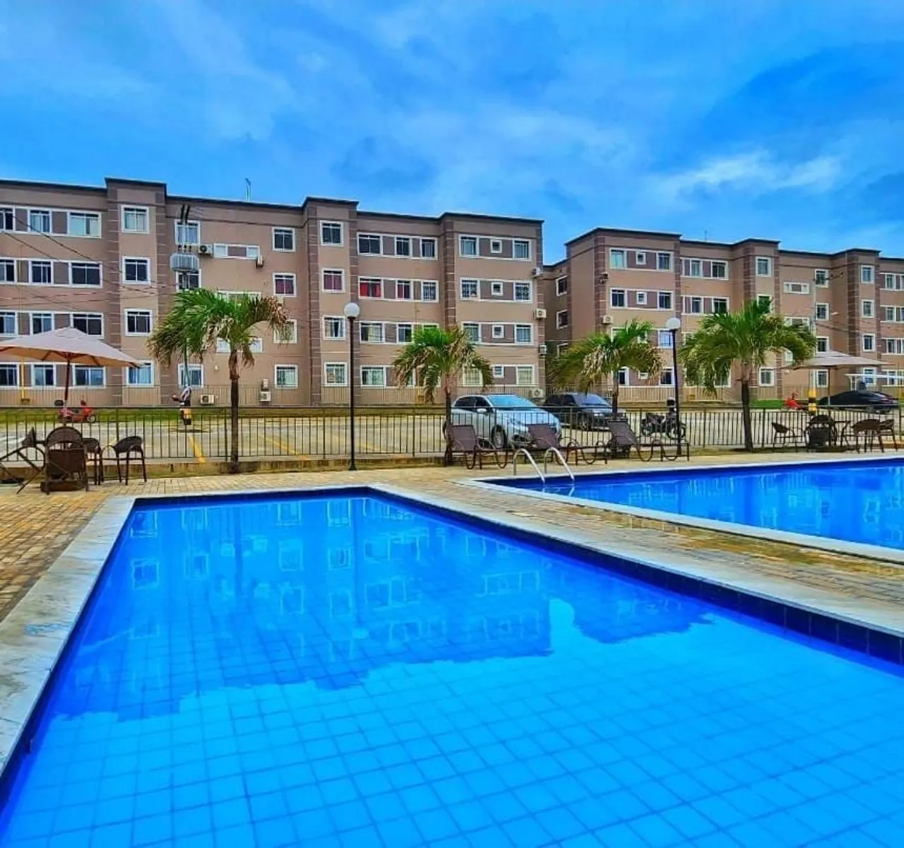 ALUGO APARTAMENTO SEMI MOBILIADO NO ÚLTIMO ANDAR (ESCADA) NO BAIRRO PORTAL DO SOL