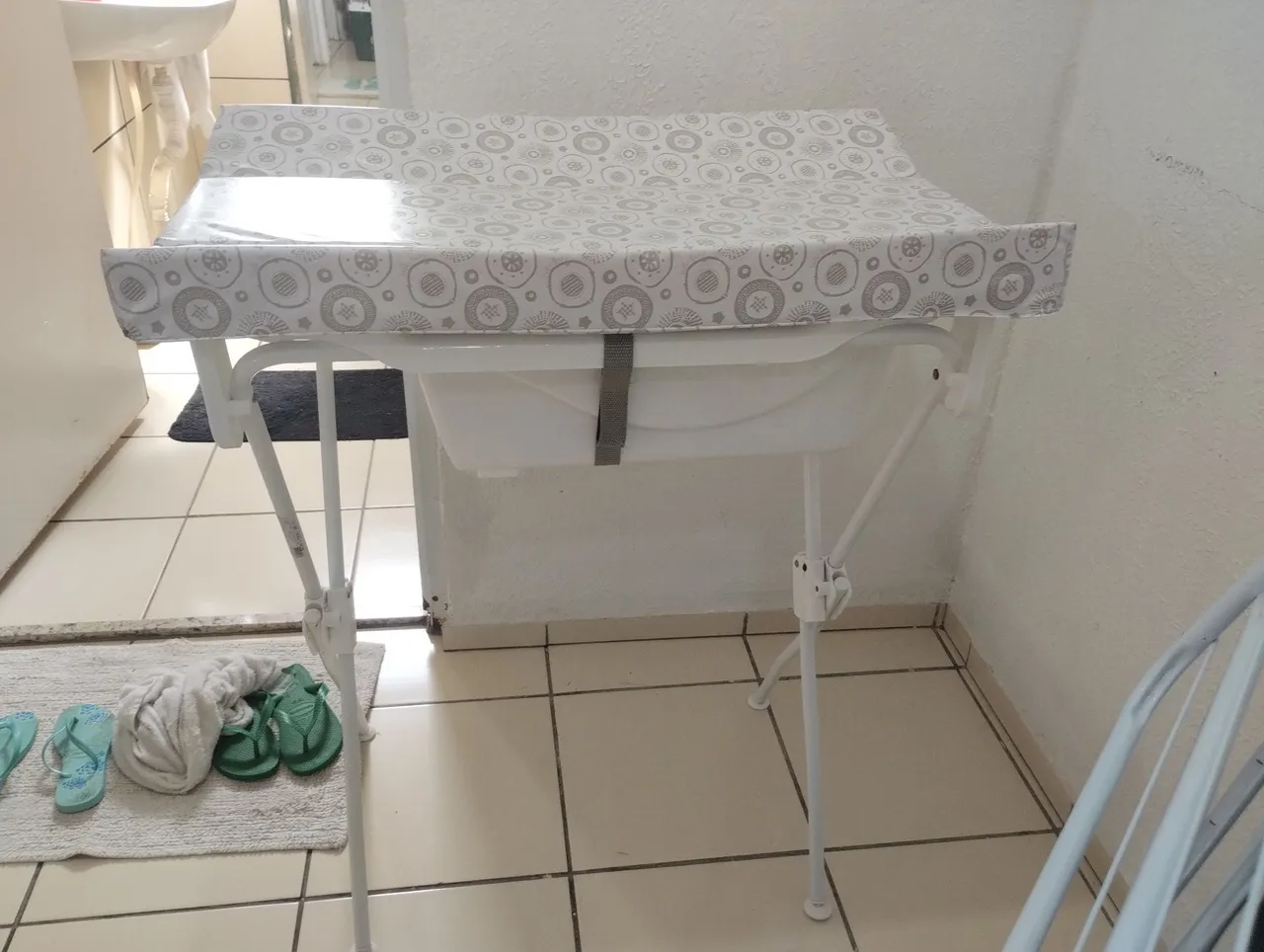 Trocador de bebê com cuba