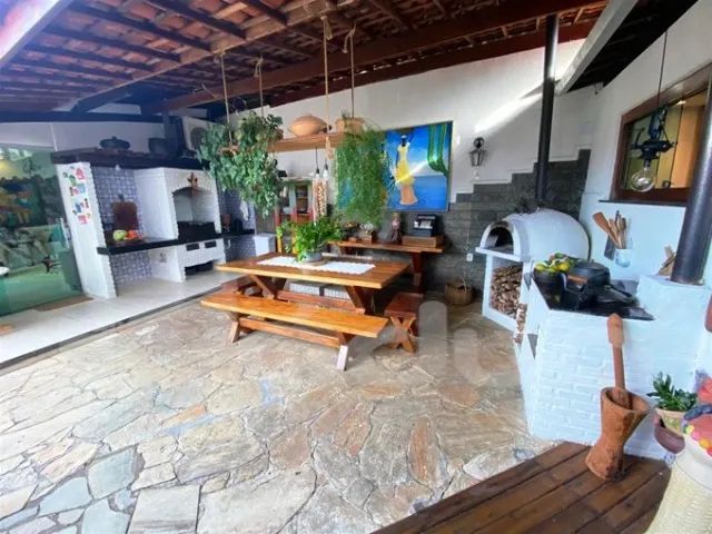 CASA À VENDA NA FAROLÂNDIA - ESQUINA, COMPLETA E AVERBADA! - Foto 4
