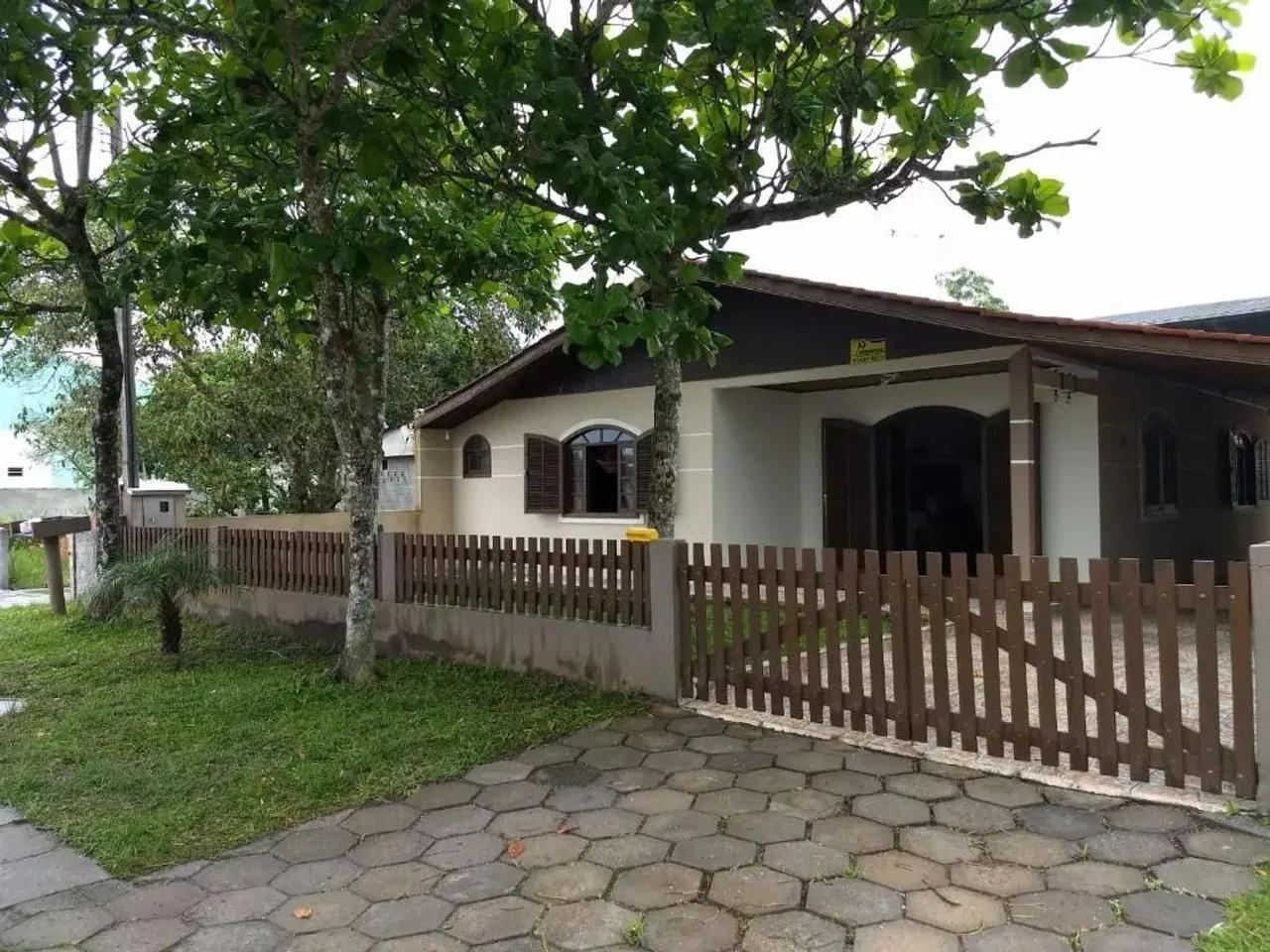 Casa com 3 suítes para alugar, 120 m² por R$ 950/dia - Balneário de Shangri-la - Pontal do