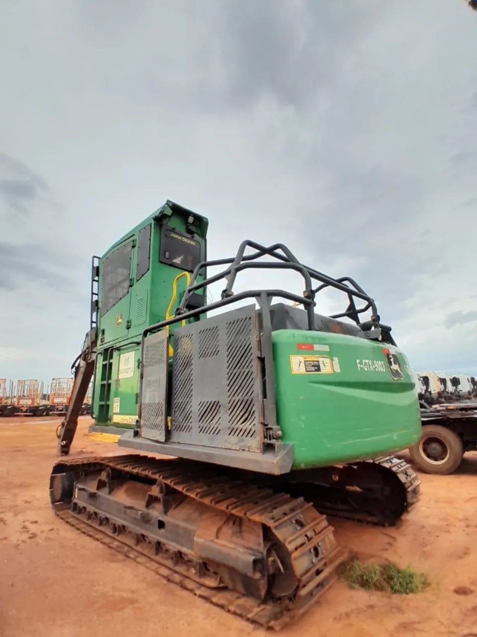 escavadeira john deere 2144G com garra florestal potenza  - Foto 2