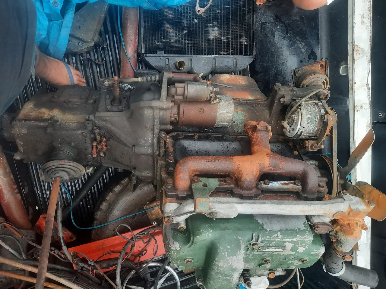 Motor e caixa marcha de caminhão a diesel Mercedes-Benz 608