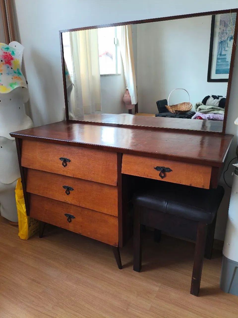 Dressing Table64302122458883120