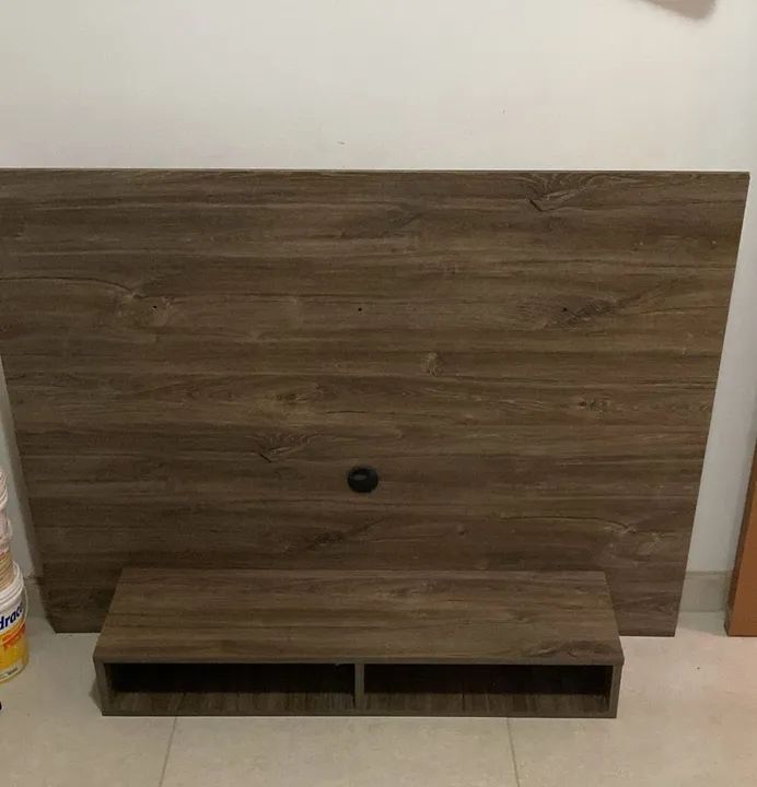 Painel para TV com Prateleira