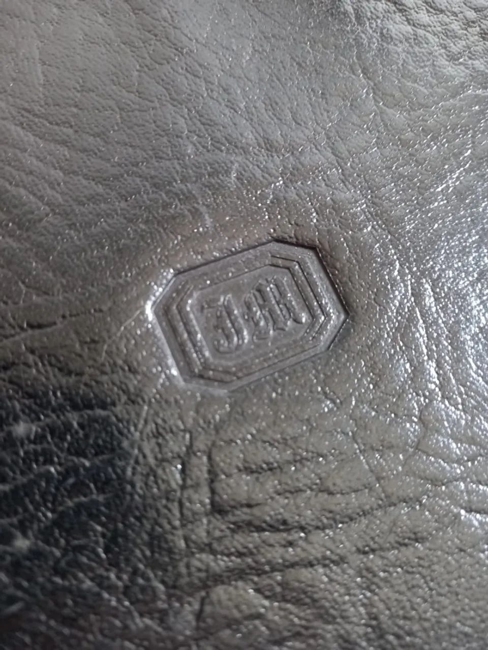 Bolsa de Couro GM. Excelente estado. Sem dano. Retirada em Taubaté. - Foto 2