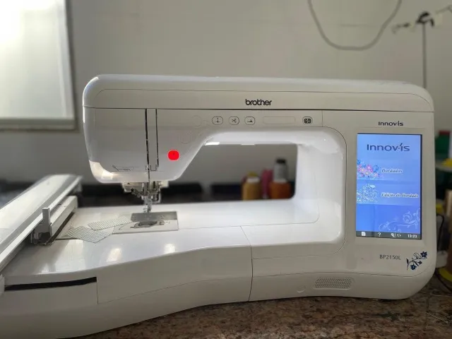 Máquina de bordar brother