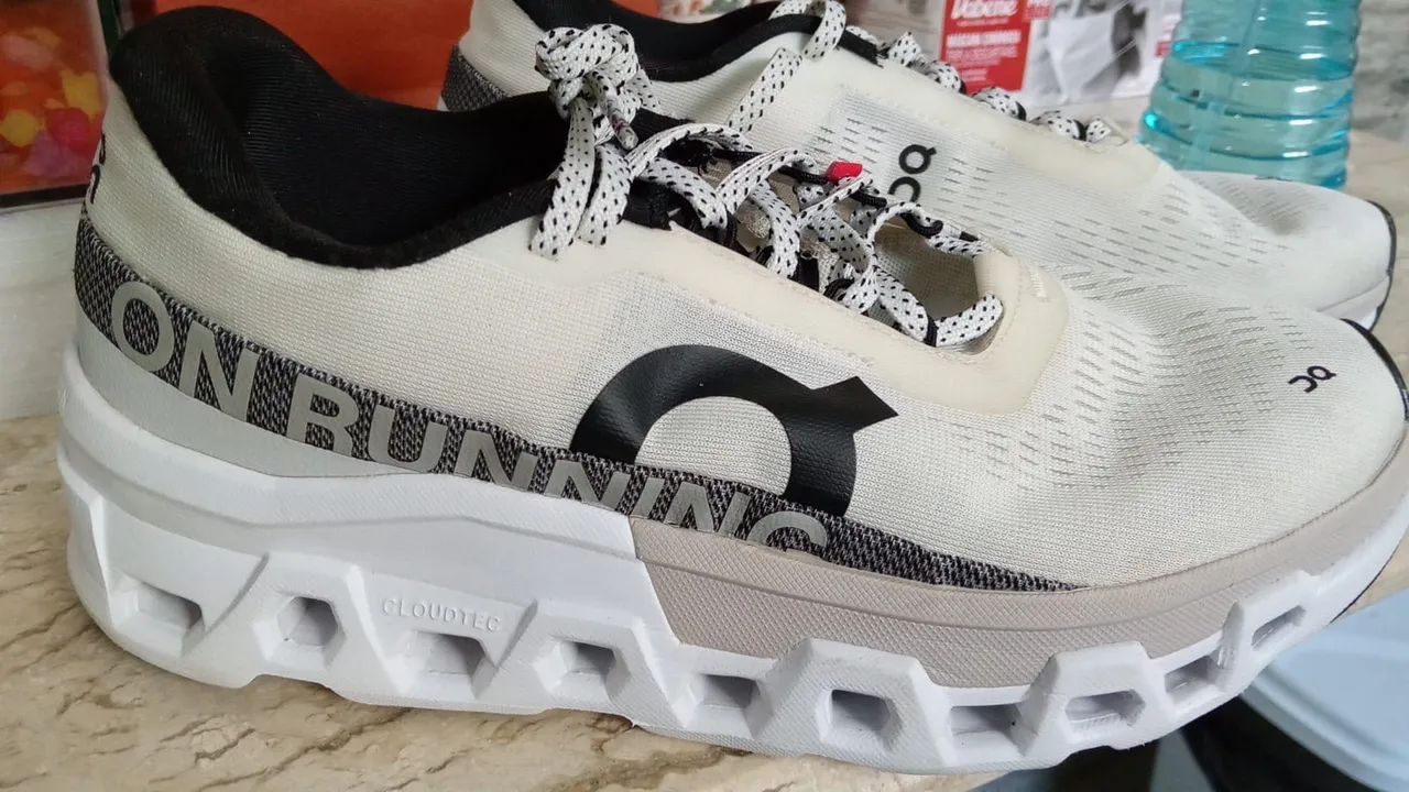 Tênis On Running Cloudmonster Branco 40