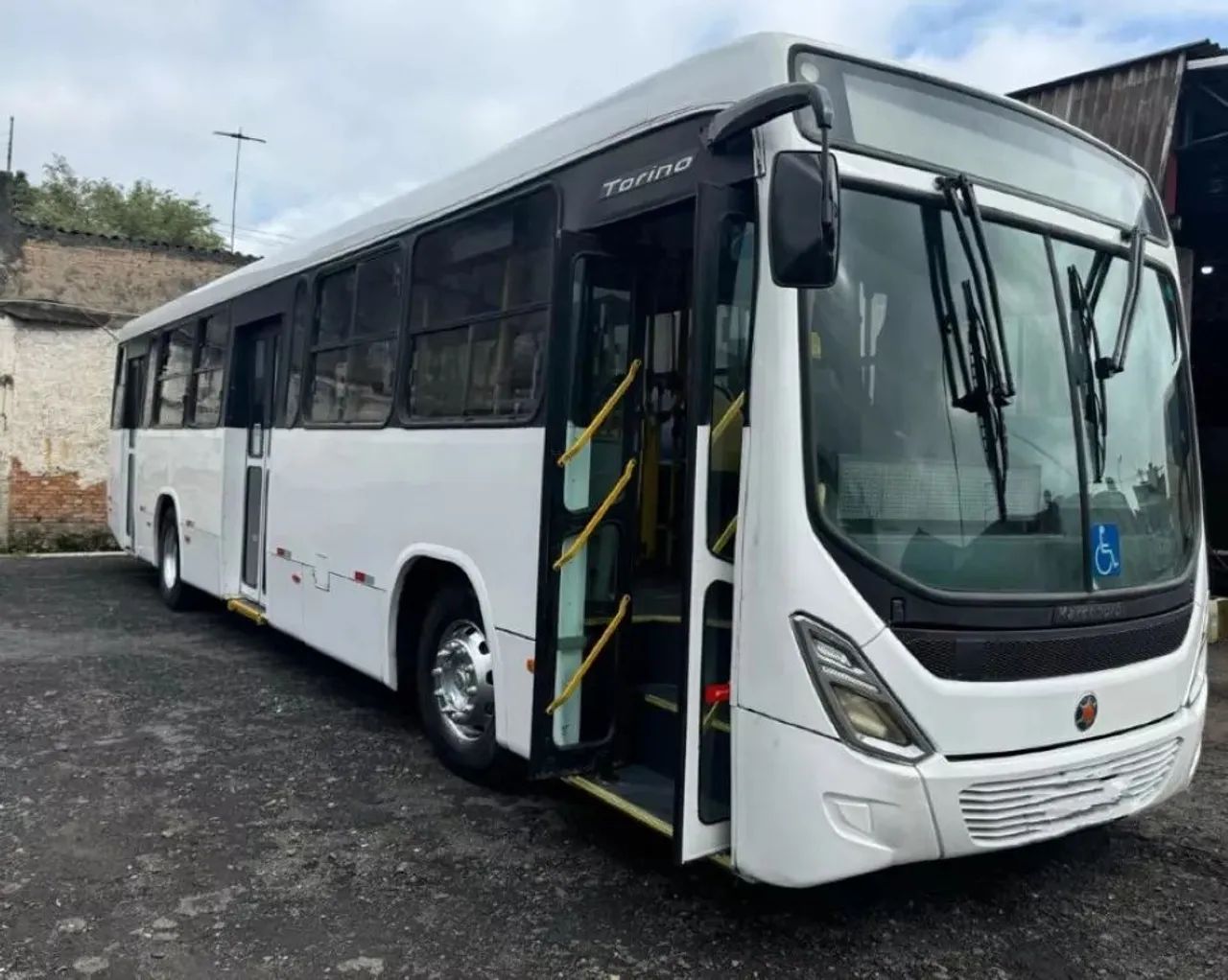 Ônibus Torino com feirão de entrada Mínima 