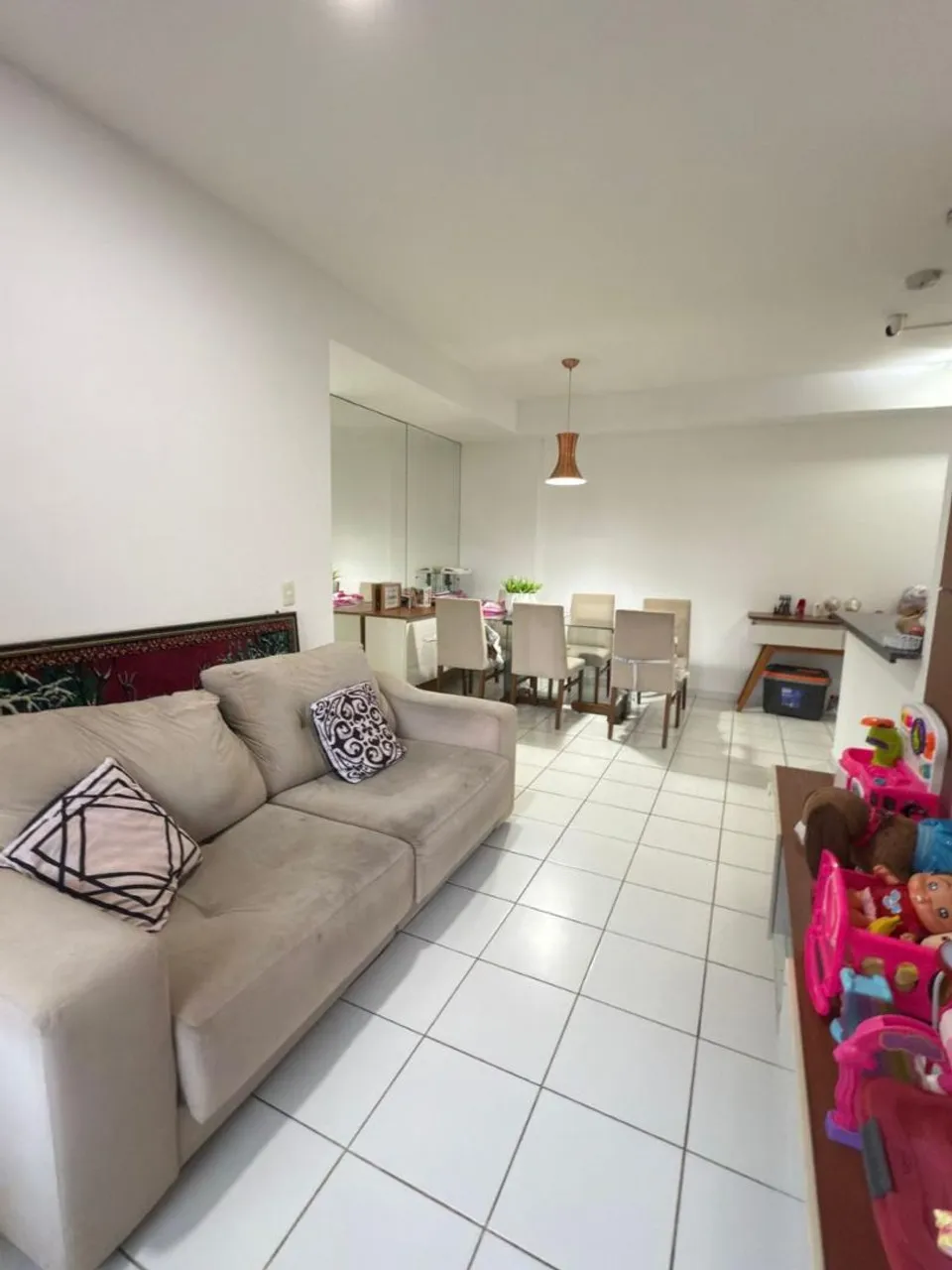Alugo Apartamento Mobiliado 03 Quartos com Suíte no Calhau no Jardins de Toscana.