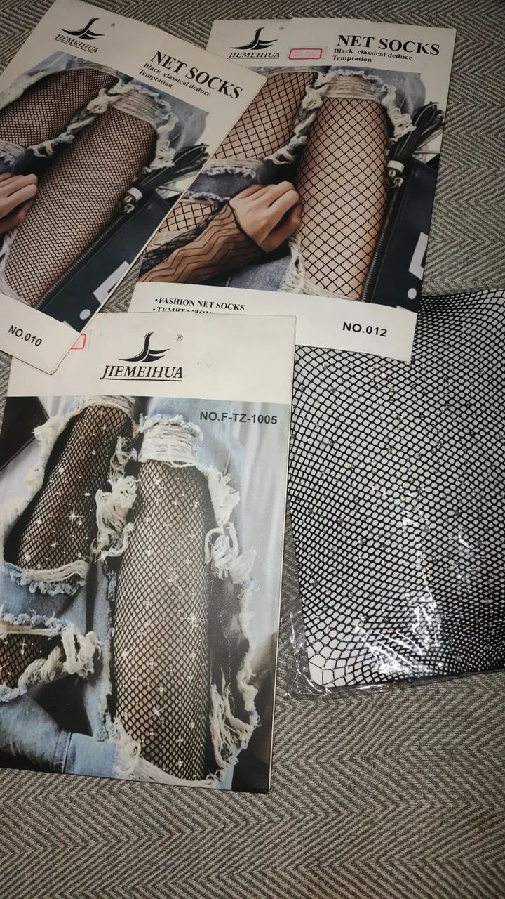 Meia arrastão com strass / toda preta / meia calça 