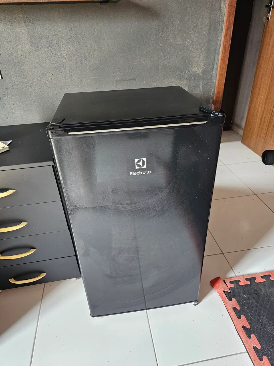 Frigobar Electrolux Compacta - Ideal para espaços menores