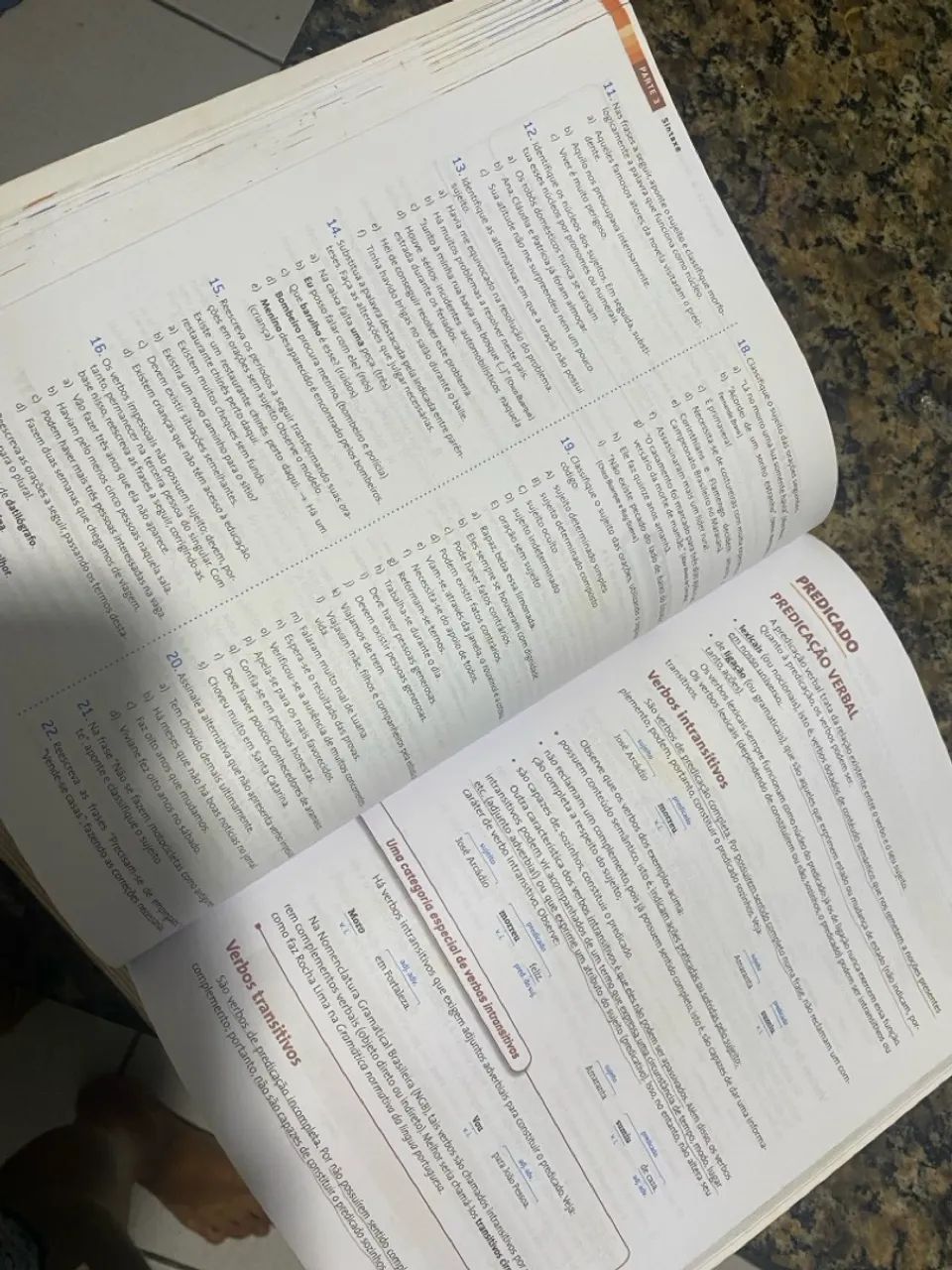 2 Gramáticas - 60 reais cada (nova) - Foto 2