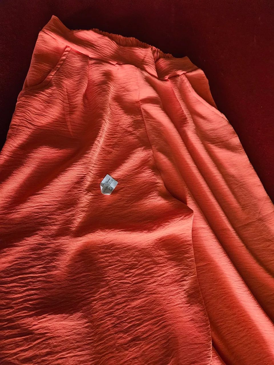 Calça de tecido leve e confortável - Foto 2