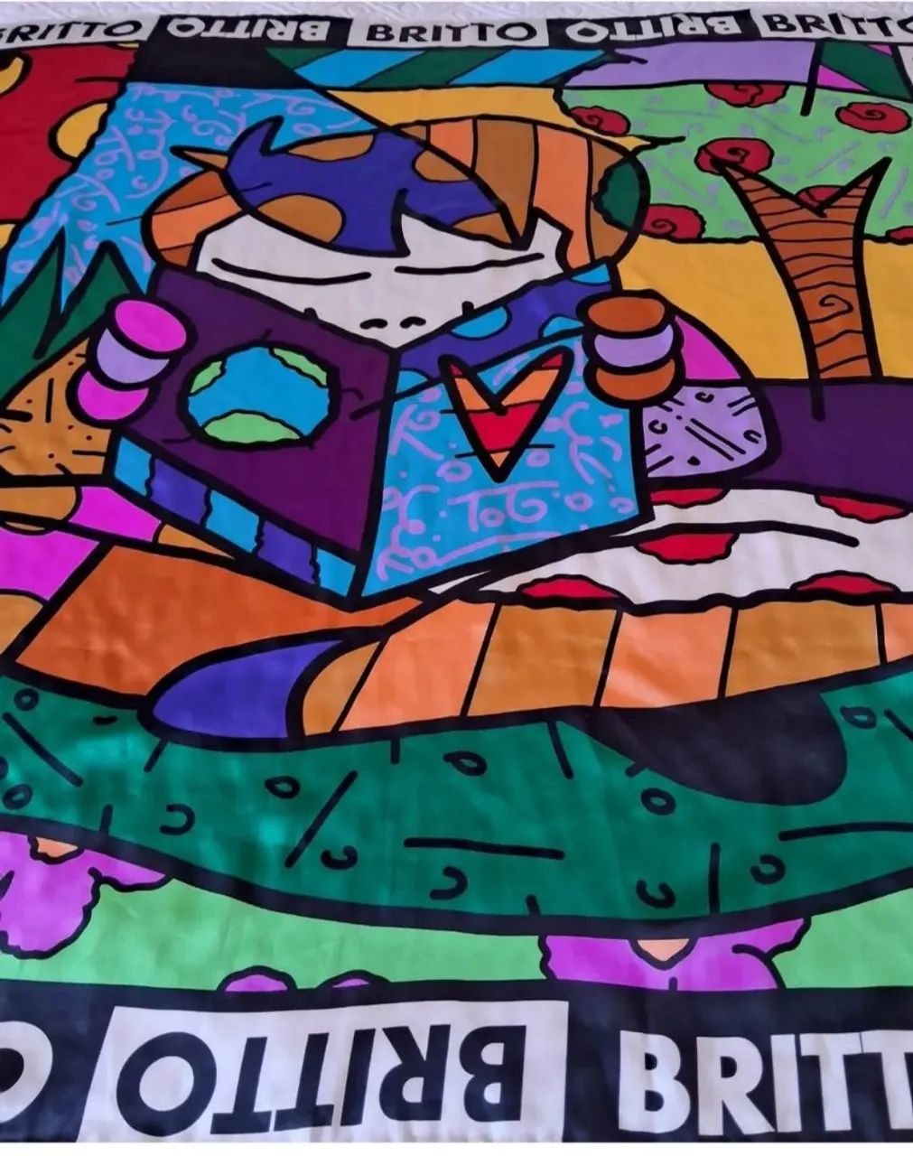 Lenço de Seda da marca Romero Britto - Arte e Cores Vibrantes - Foto 2