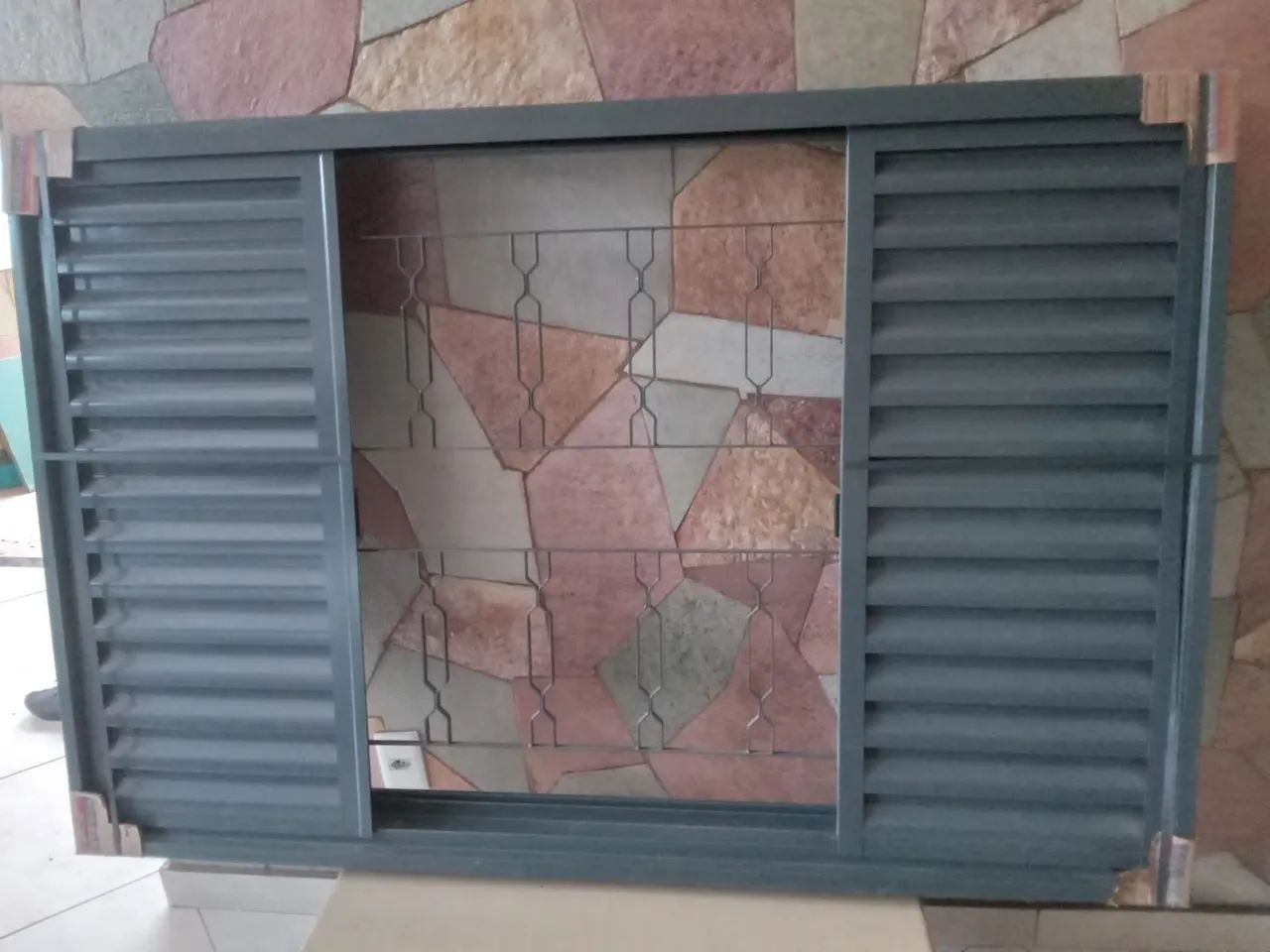 Janela Veneziana Sasazaki 1,5m x 1m - Foto 3