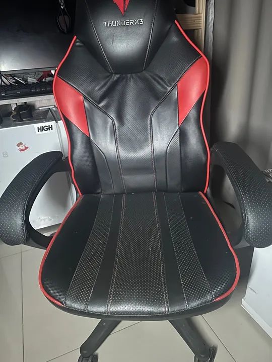 Cadeira Gamer ThunderX3 Preta e Vermelha