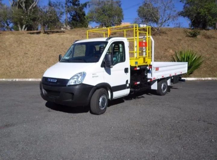 Iveco 35s14 elevador pantografico ano 2015