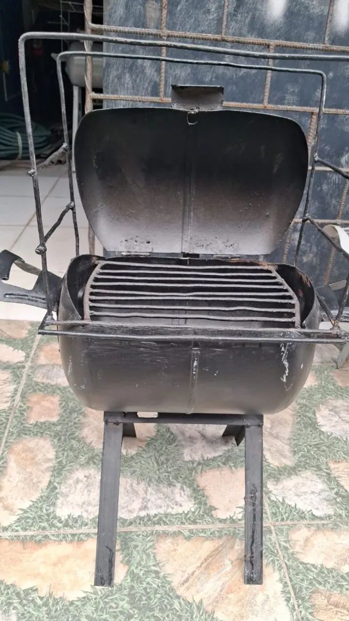 Vendo churrasqueira  pequena