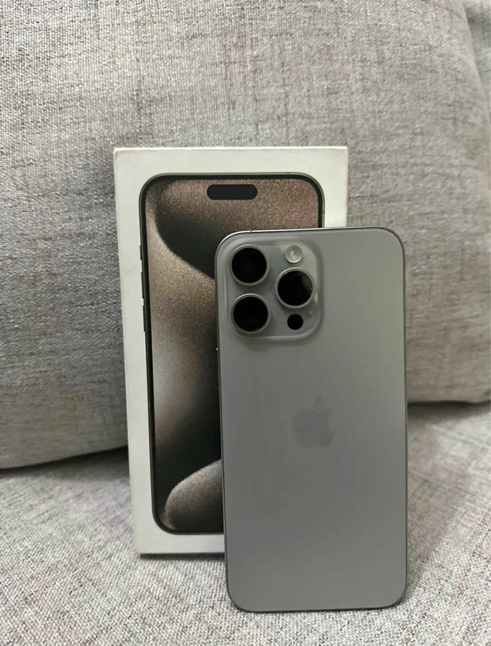 iPhone 15pro Max 256/GB bateria 93%