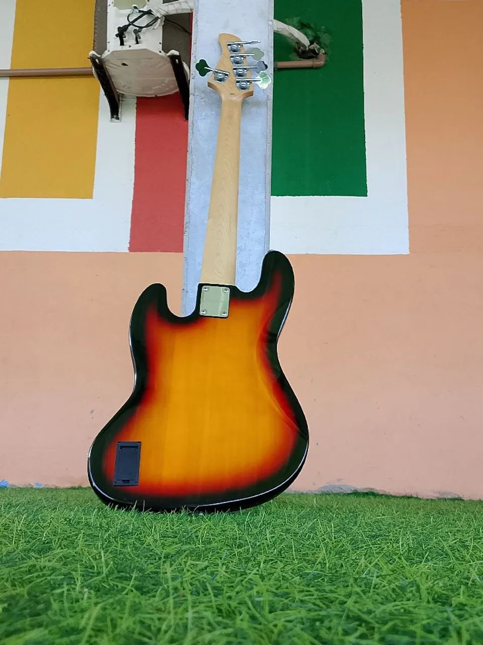 Baixo de 5 cordas ativo strnberg só hoje pra vender logo 1.500 - Foto 2