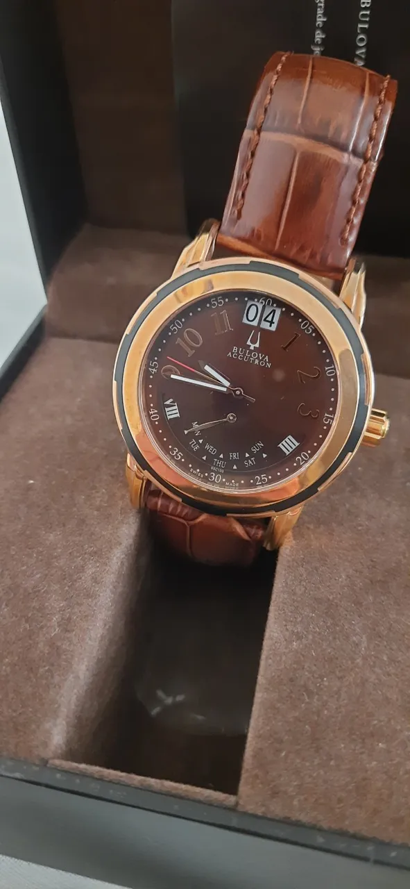 Relógio Bulova Accutron Gold nunca usado