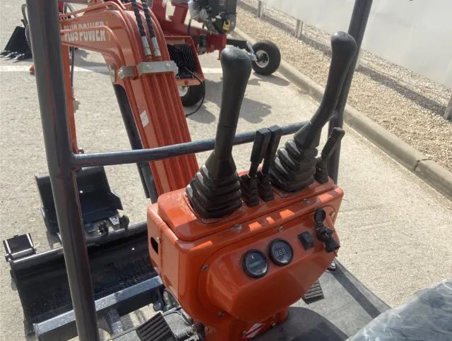 MINI ESCAVADEIRA - Foto 6