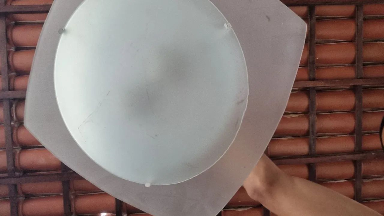 Lustre lindo para sua casa. Moderno e belo. Caso precise instalador eu faco a combinar