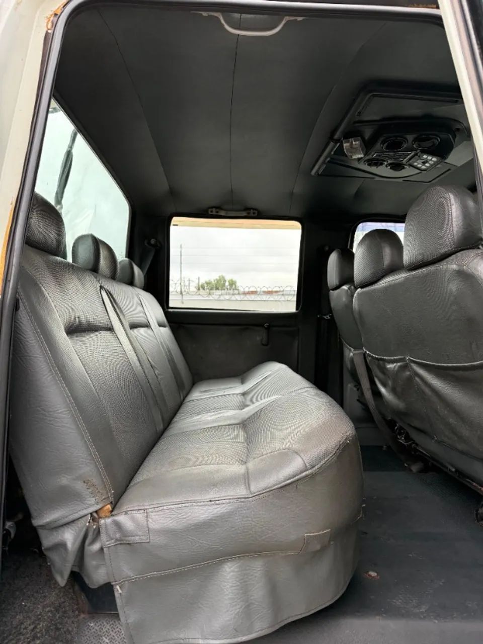 FORD 14000 CABINE DUPLA COM CESTO AEREO VERSALIFT VST-47 - Foto 8