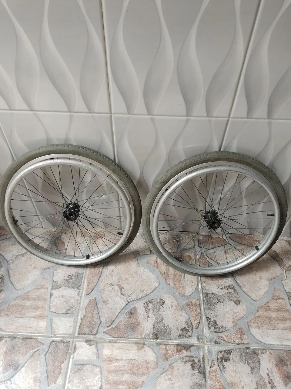 Roda de cadeira de rodas 37-451 (20×1 3/8)