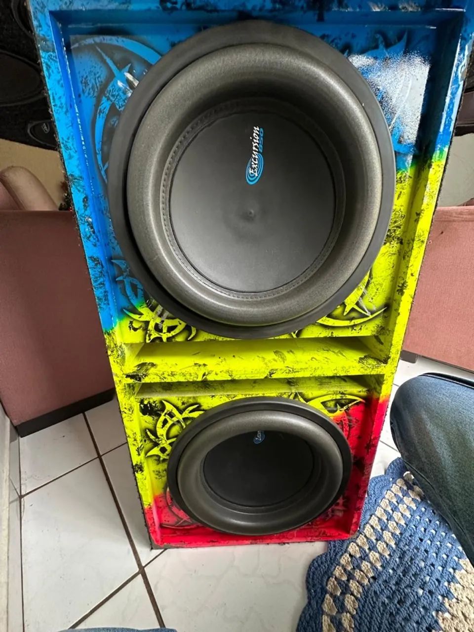 Caixa de Som para Carro com 2 Subwoofers Excursion