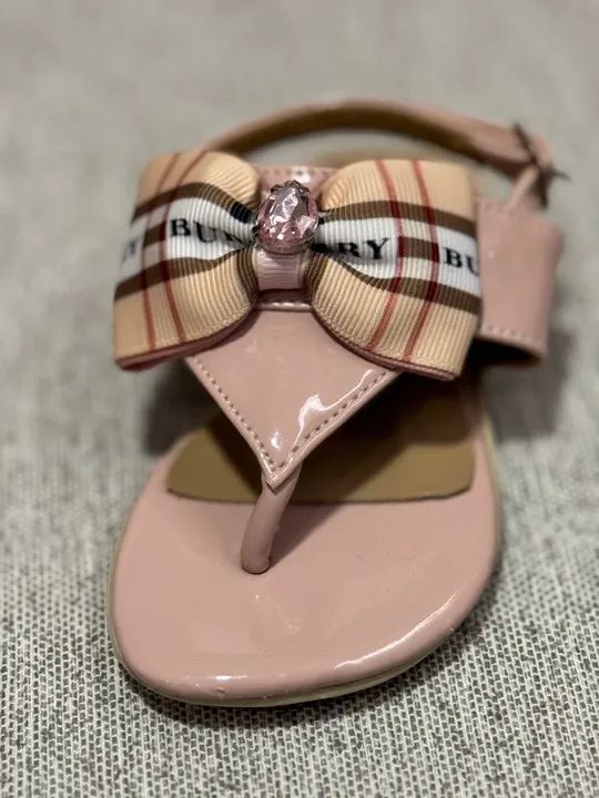 Sandália Infantil Laço de Marca - Tamanho 19 (veste melhor um 17). - Foto 6