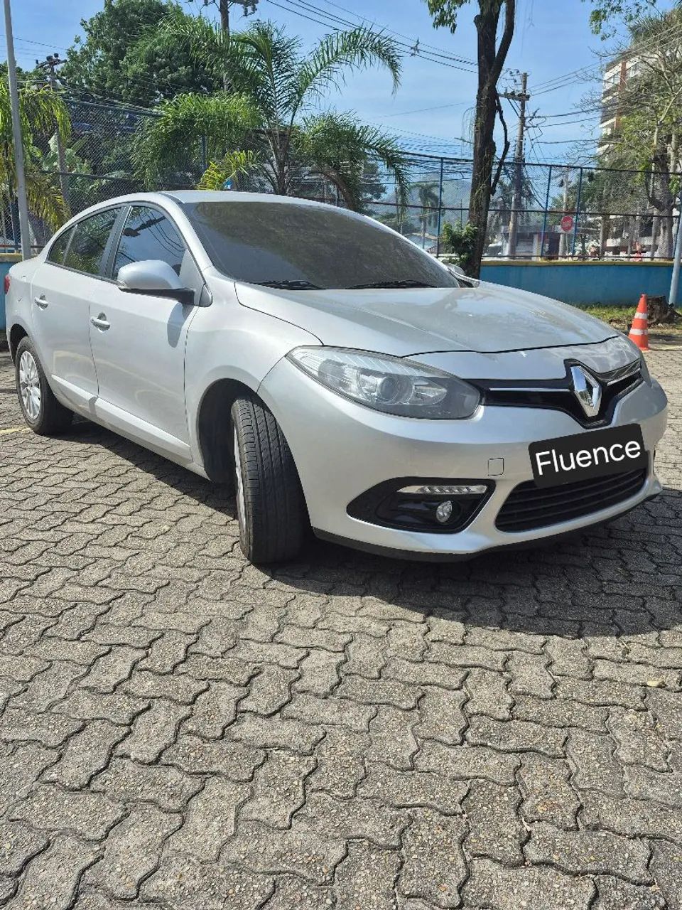 Renault Fluence Dynamique Plus CVT 2.0 2016 - Foto 3