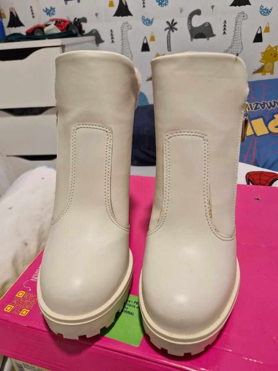 Bota branco off Moleca - Foto 4