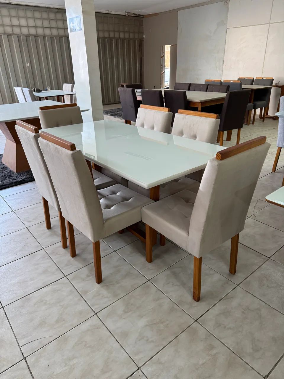 Mesa 6 cadeiras madeira maciça  - Foto 5