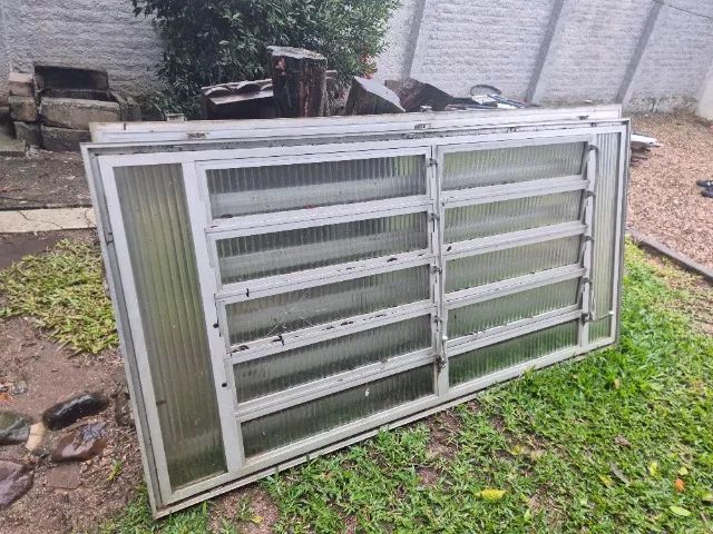 3 Janelas em alumínio 