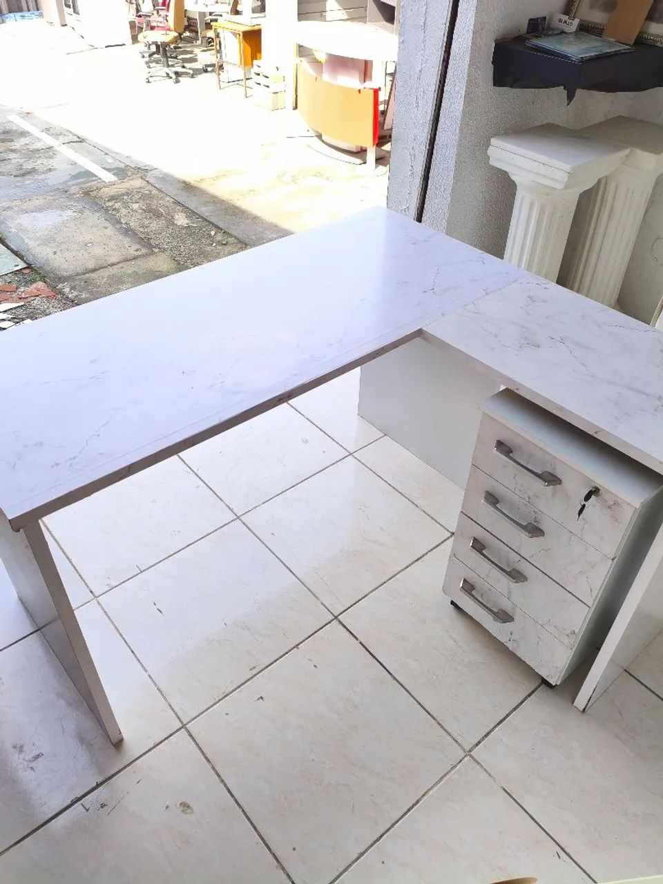 Mesa de escritório L