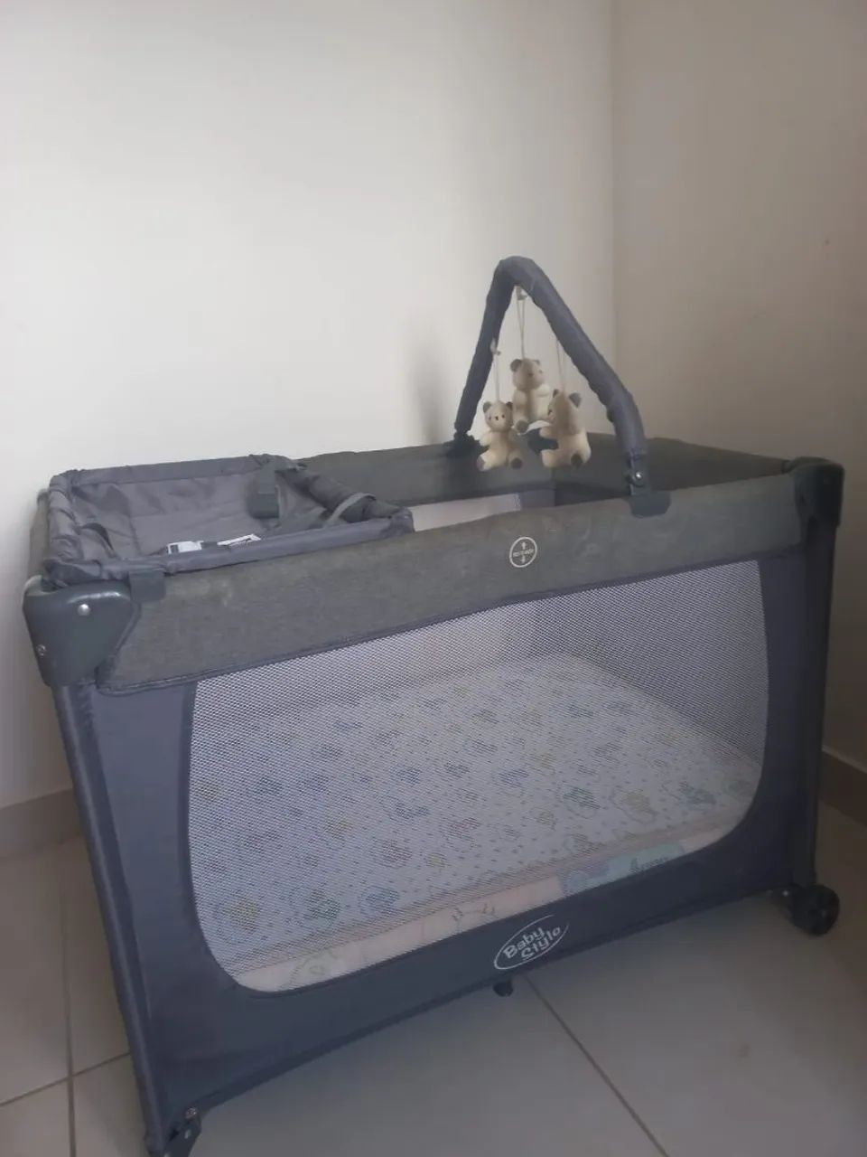 Berço portátil com colchão 
