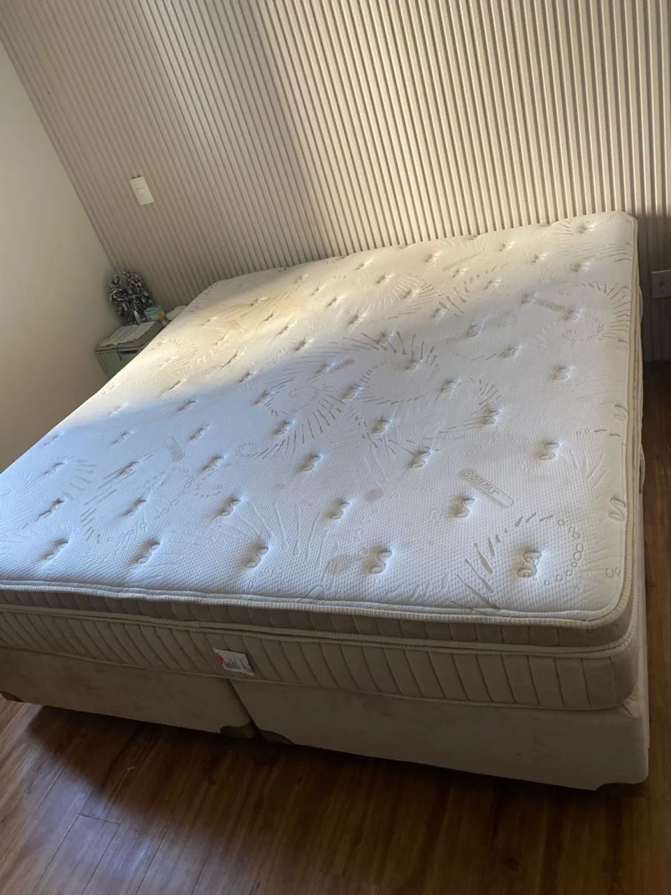Vende cama box 