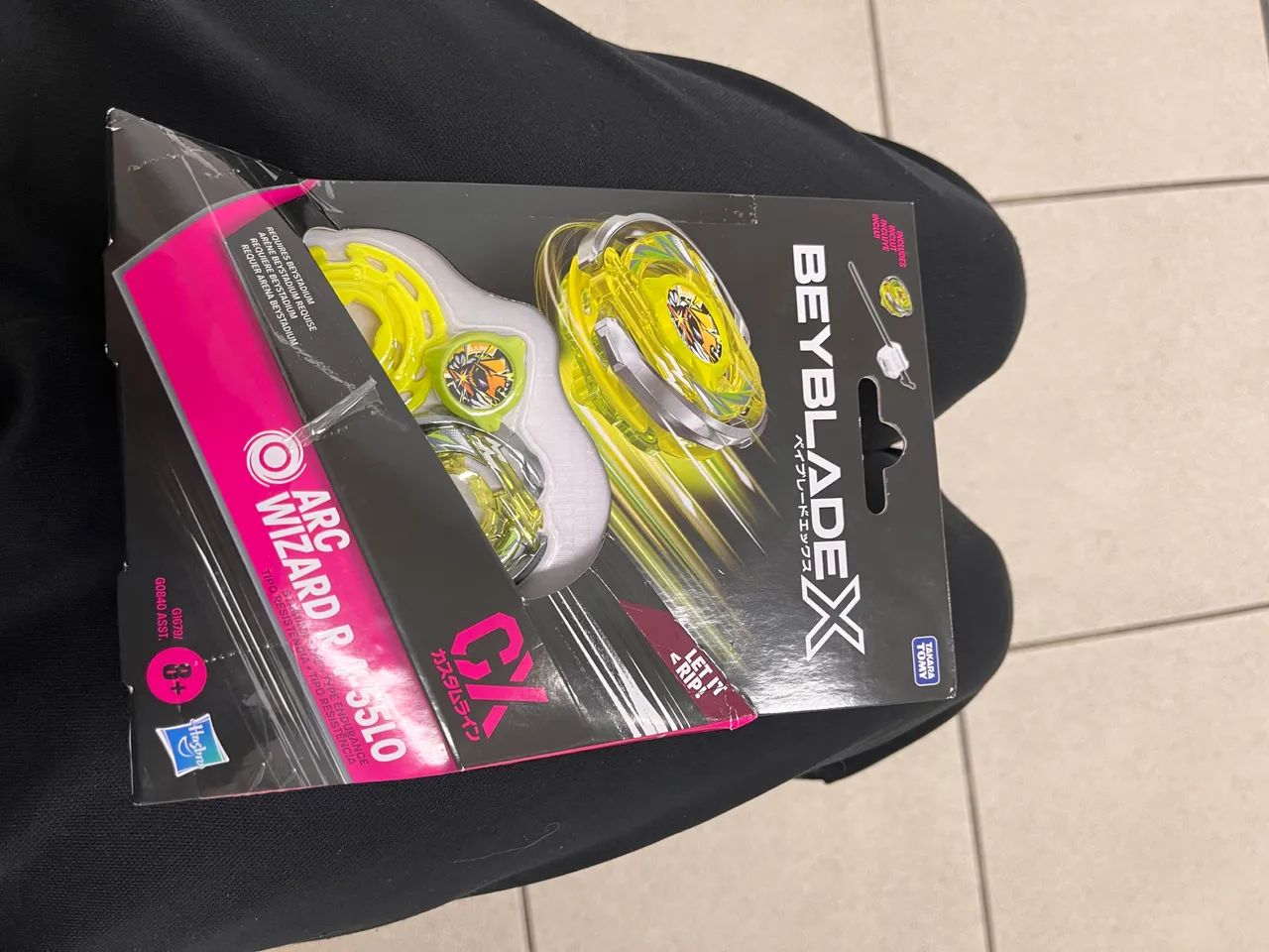 KIT com 2 Beyblades x