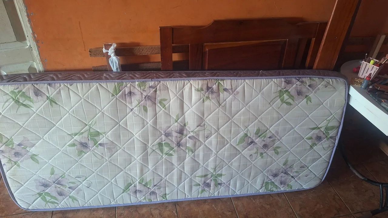 Cama de solteiro com colchão  - Foto 2