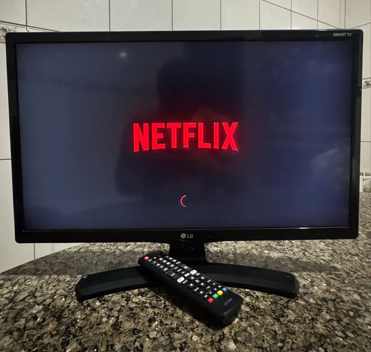 Smart TV LG 24- 24MT49S-PS