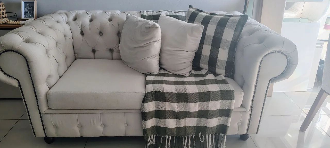 Sofá Chesterfield em Linho - 2 Lugares - Foto 3