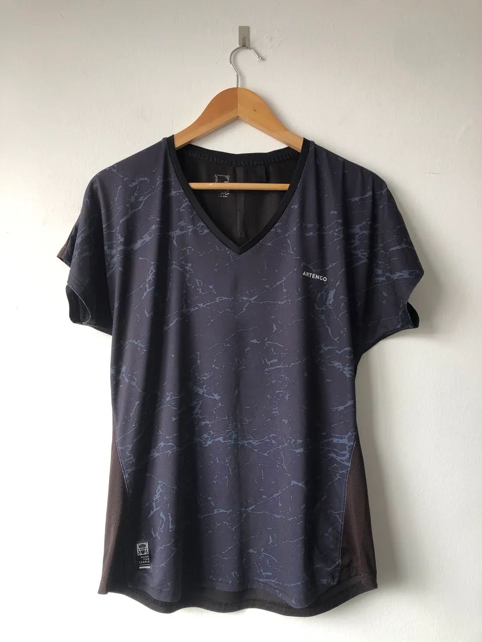 Camisa gola V