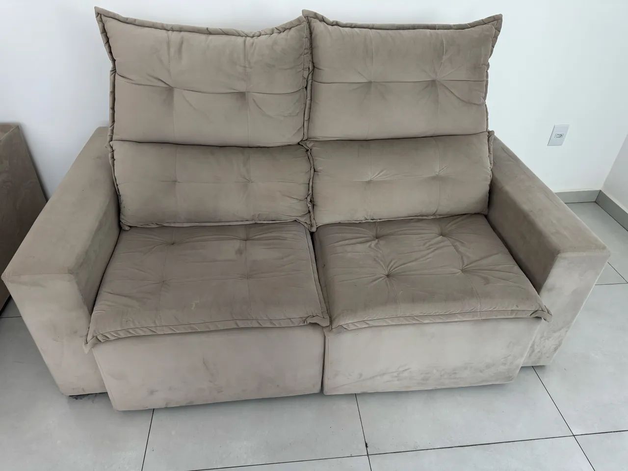 Sofá retrátil 2 lugares excelente condições  - Foto 4