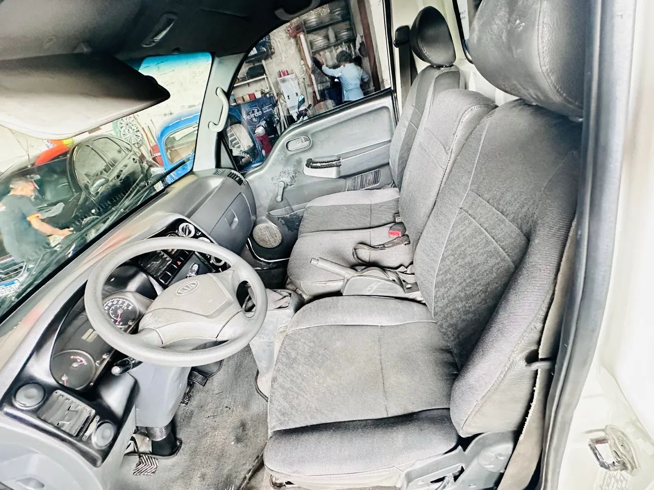 Kia Bongo 2.5 ano 2011 com carroceria - Foto 3