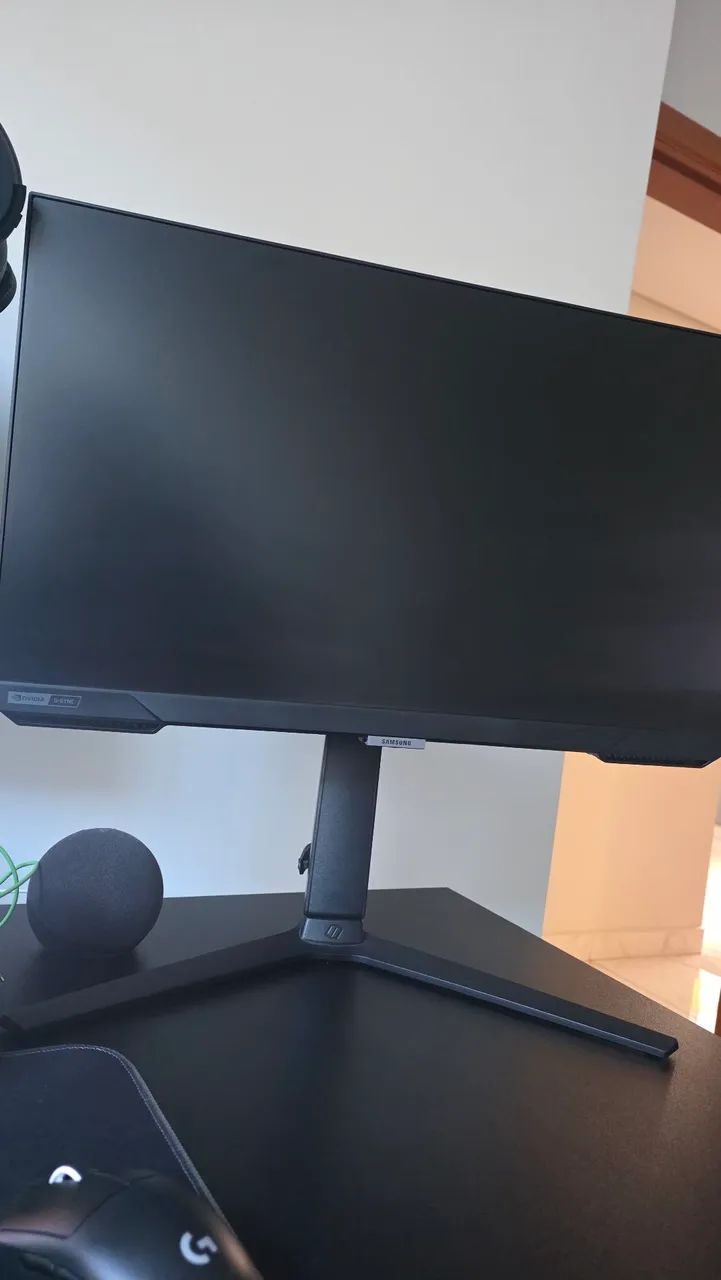 Monitor Gamer Samsung Odyssey G40, 27 Pol, IPS, Full HD, 1ms, 240Hz - Foto 4