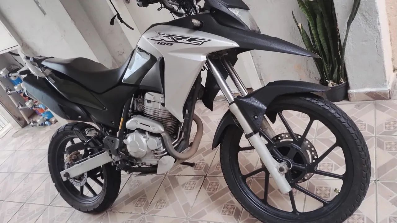 XRE 300 - Foto 2