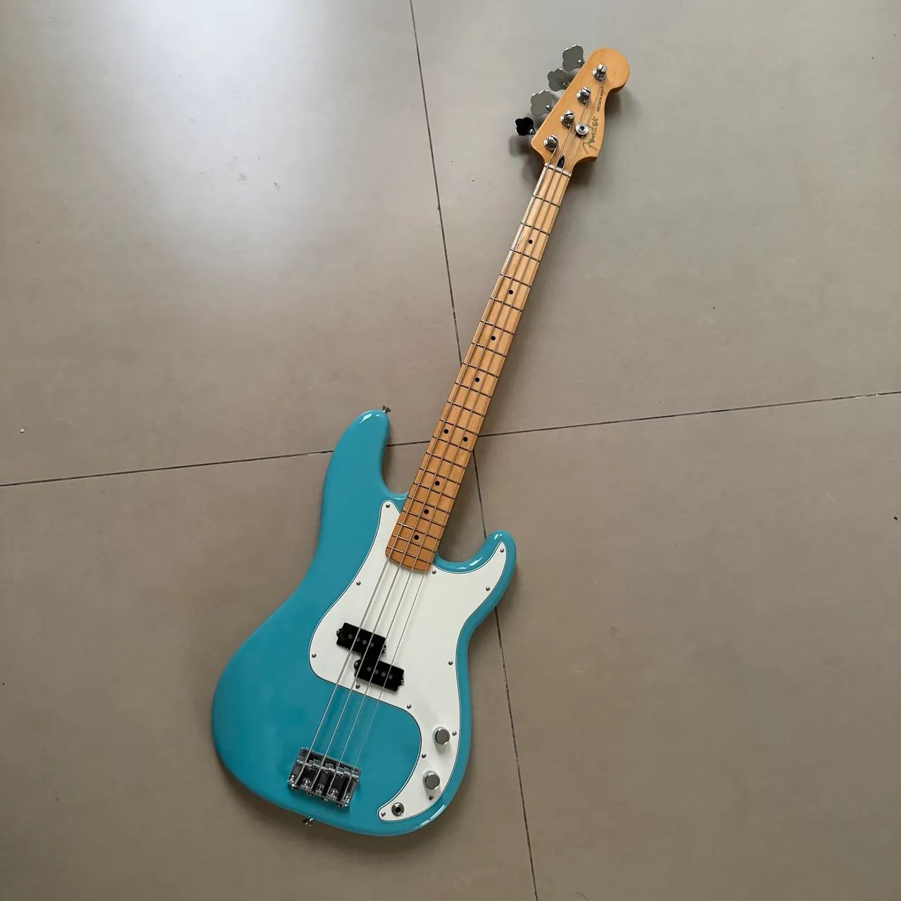 Baixo fender Player 2 